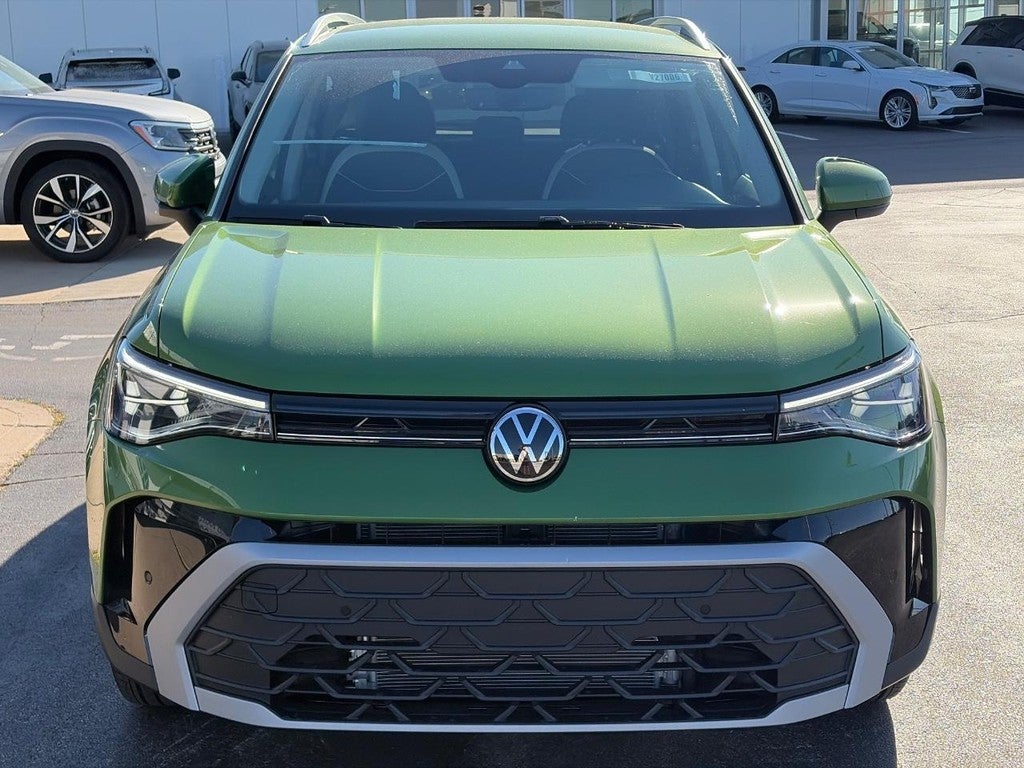 2027 Volkswagen Taos SE FWD