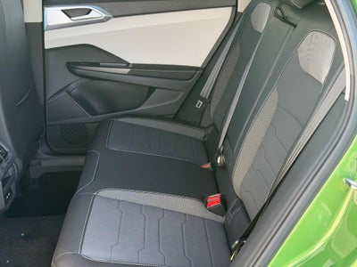 2027 Volkswagen Taos SE FWD