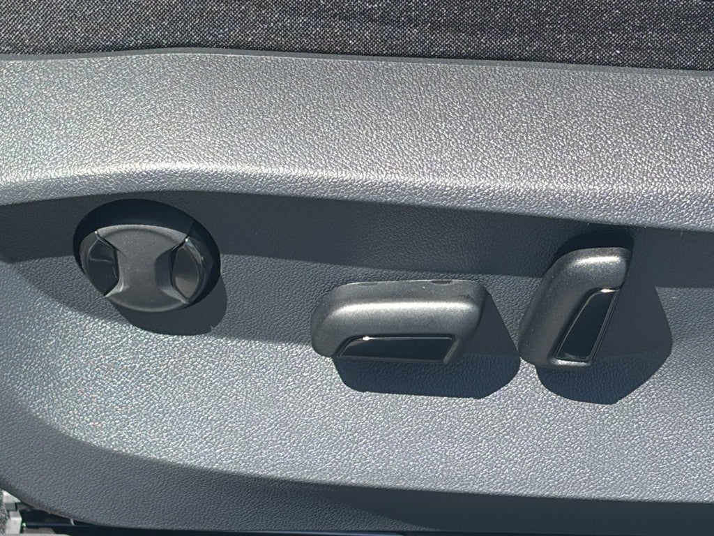 2026 Volkswagen Taos SE 4MOTION