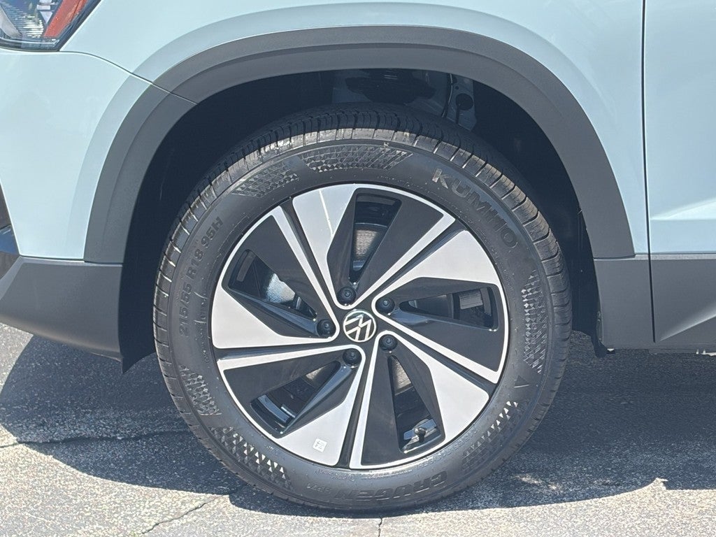 2026 Volkswagen Taos SE 4MOTION