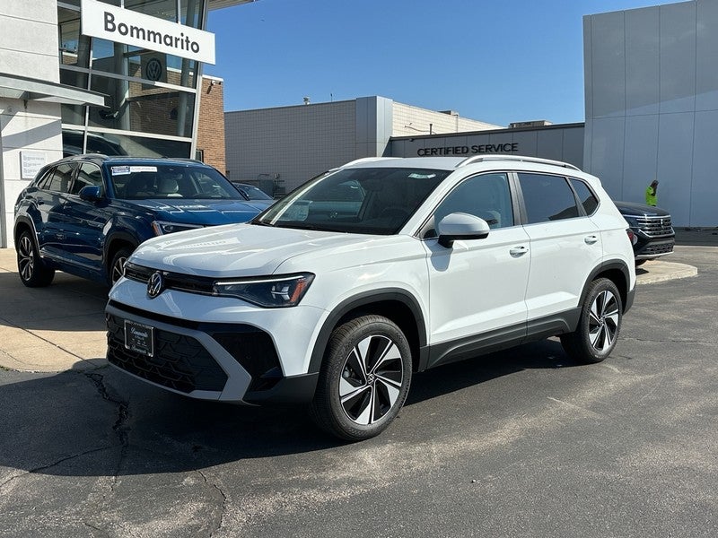 2025 Volkswagen Taos SE 4MOTION