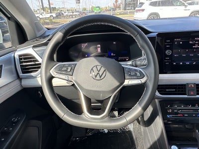 2025 Volkswagen Taos SE 4MOTION