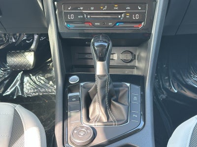 2025 Volkswagen Taos SE 4MOTION