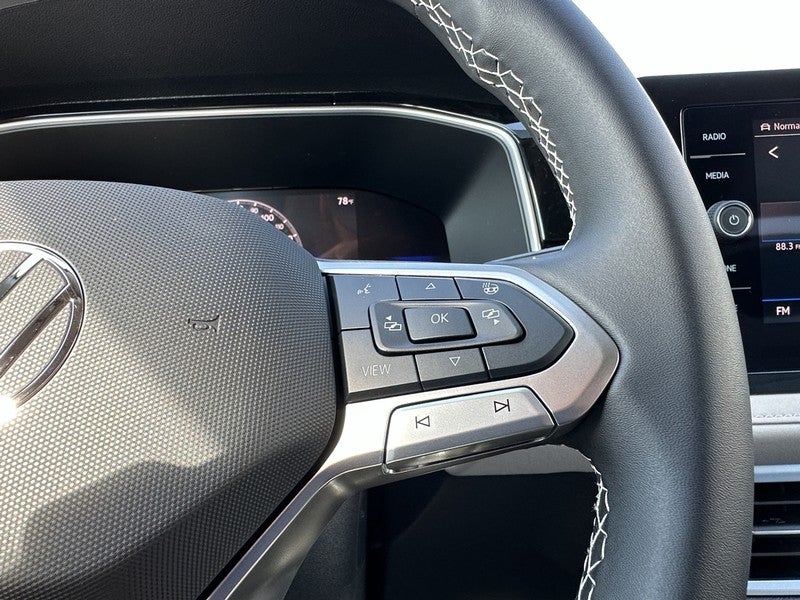 2025 Volkswagen Taos SE 4MOTION