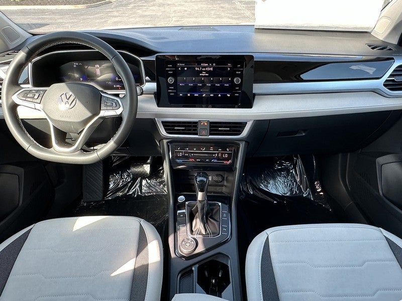 2025 Volkswagen Taos SE 4MOTION