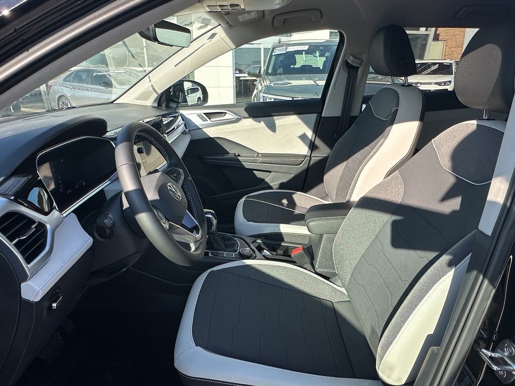 2026 Volkswagen Taos SE 4MOTION