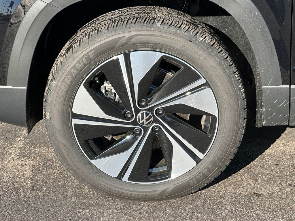 2026 Volkswagen Taos SE 4MOTION