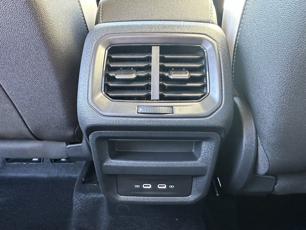 2026 Volkswagen Taos SE 4MOTION