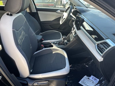 2025 Volkswagen Taos SE 4MOTION