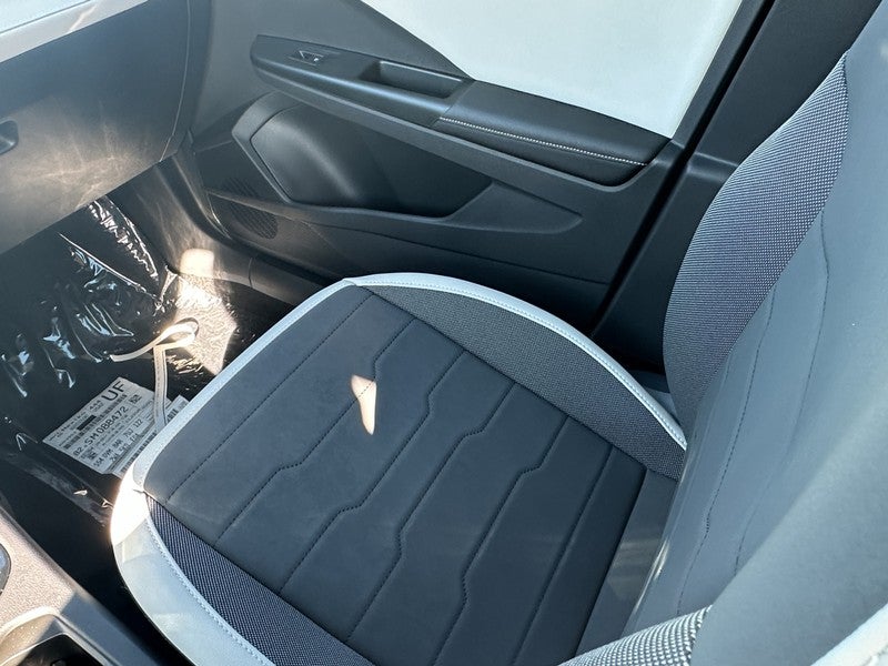 2025 Volkswagen Taos SE 4MOTION