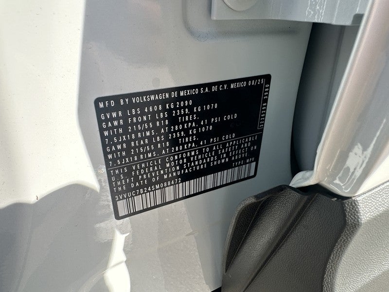 2025 Volkswagen Taos SE 4MOTION