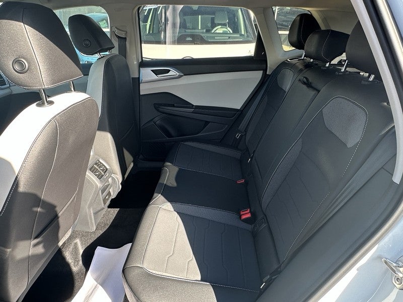 2025 Volkswagen Taos SE 4MOTION