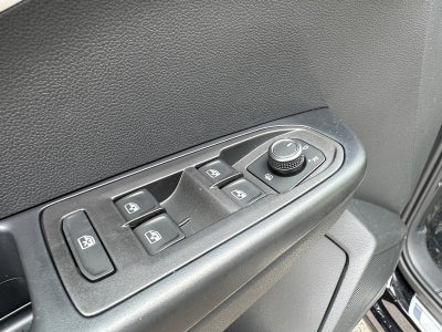 2025 Volkswagen Taos SE 4MOTION