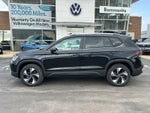 2025 Volkswagen Taos SE 4MOTION