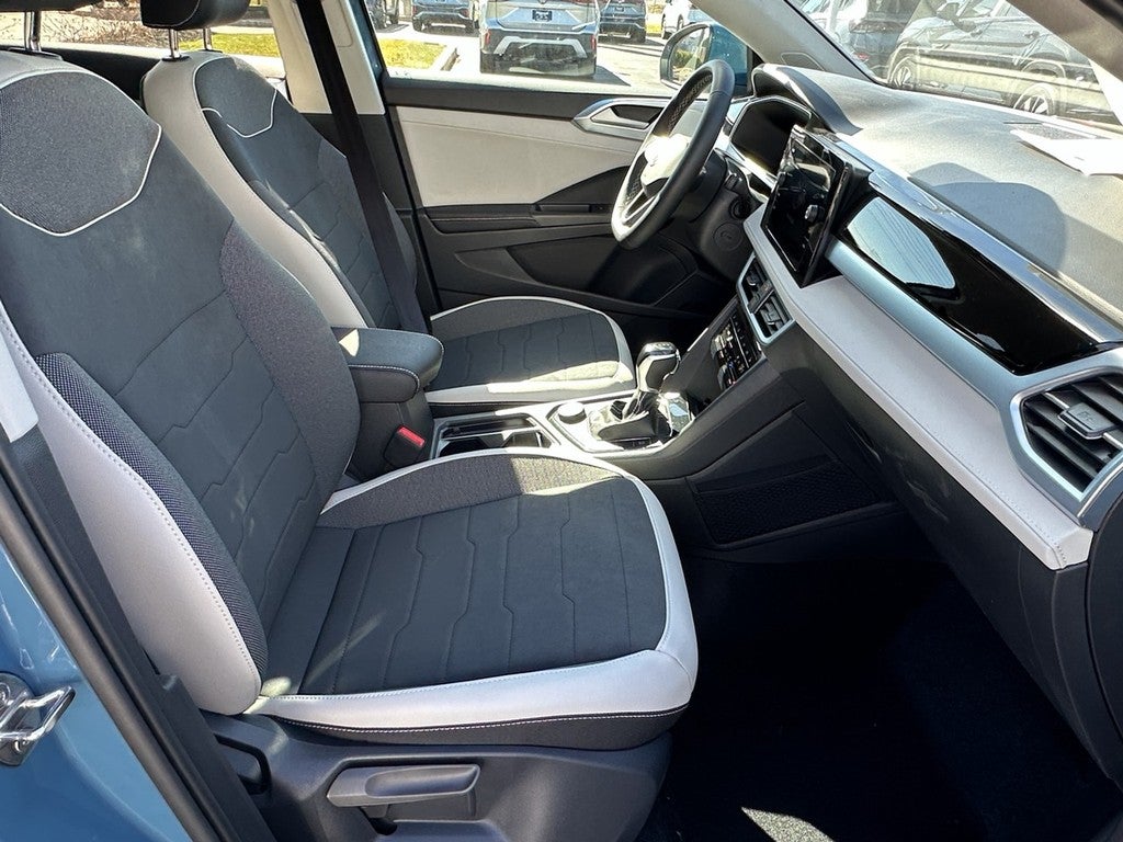 2026 Volkswagen Taos SE 4MOTION