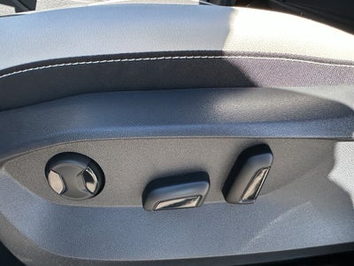 2026 Volkswagen Taos SE 4MOTION