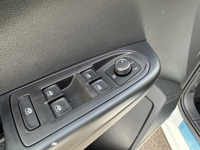 2026 Volkswagen Taos SE 4MOTION