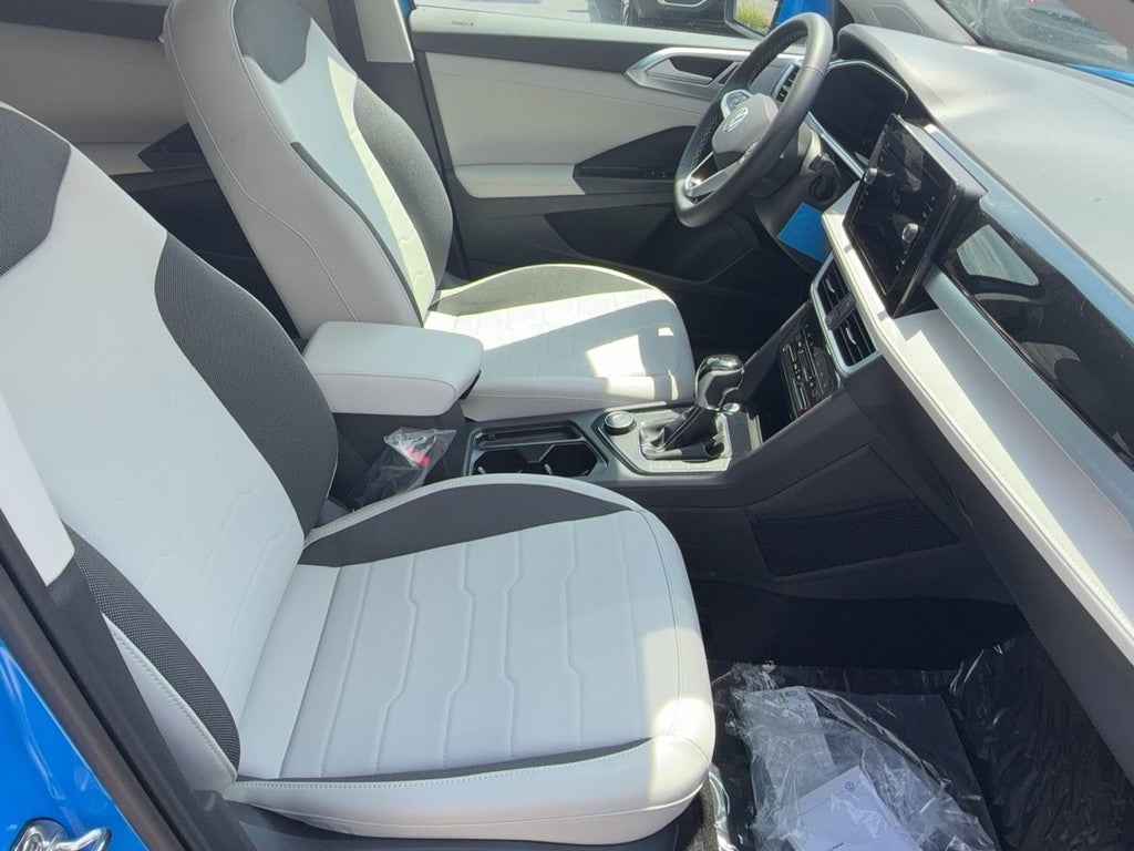 2026 Volkswagen Taos SE 4MOTION