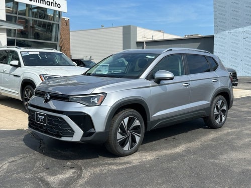 2025 Volkswagen Taos SE 4MOTION