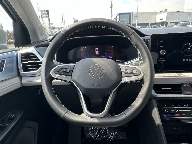 2025 Volkswagen Taos SE 4MOTION