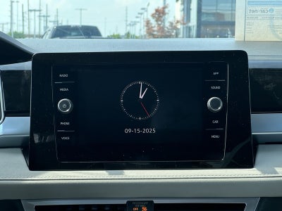 2025 Volkswagen Taos SE 4MOTION