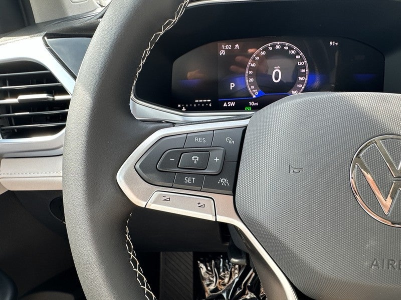2025 Volkswagen Taos SE 4MOTION