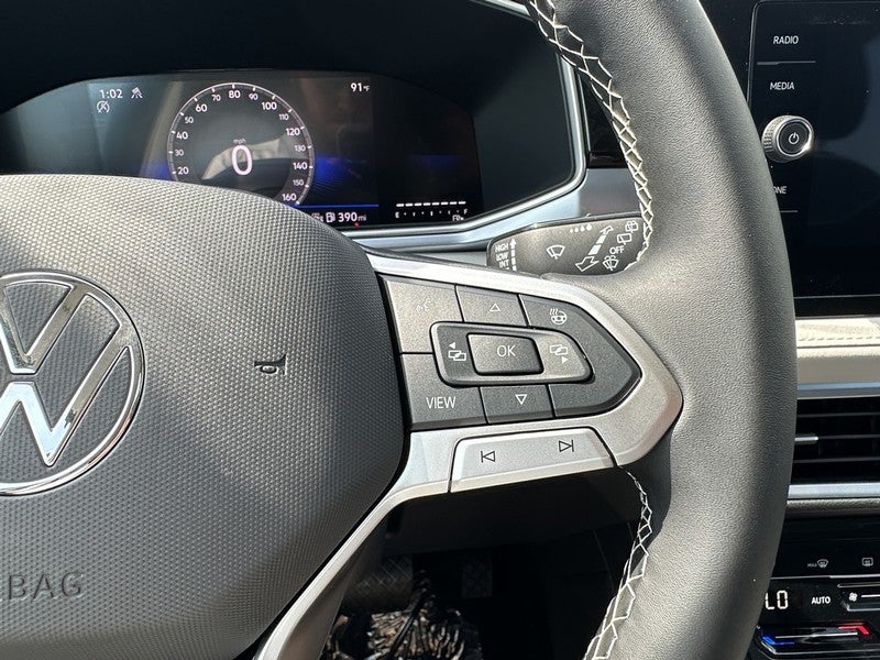 2025 Volkswagen Taos SE 4MOTION