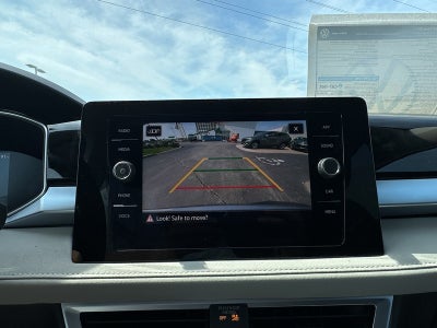 2025 Volkswagen Taos SE 4MOTION