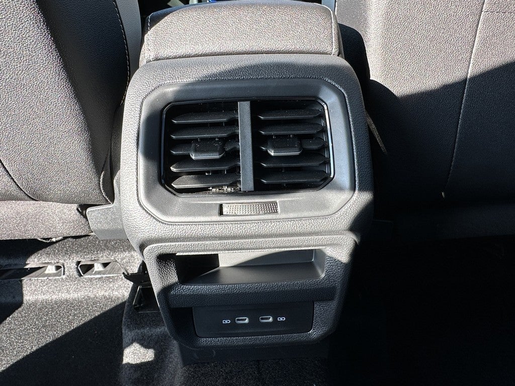 2026 Volkswagen Taos SE 4MOTION