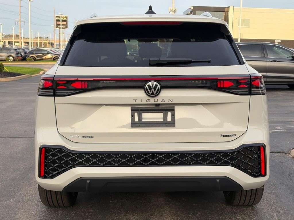 2027 Volkswagen Tiguan SEL R-Line Turbo 4MOTION