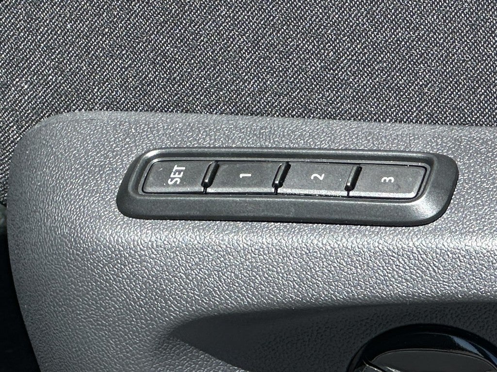 2026 Volkswagen Tiguan 2.0T SEL R-Line Turbo 4MOTION