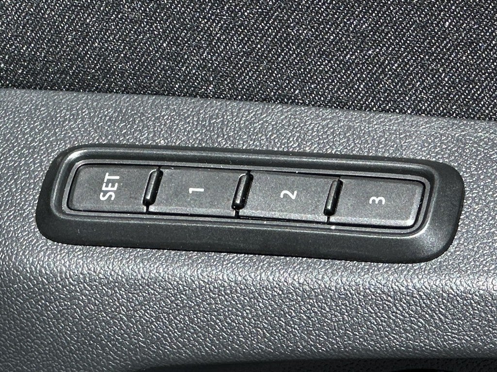 2026 Volkswagen Tiguan 2.0T SEL R-Line Turbo 4MOTION