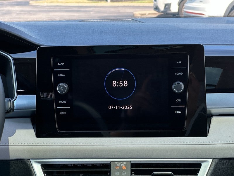 2025 Volkswagen Taos SE 4MOTION