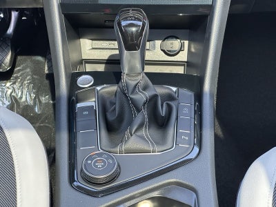 2025 Volkswagen Taos SE 4MOTION