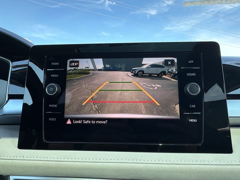 2025 Volkswagen Taos SE 4MOTION