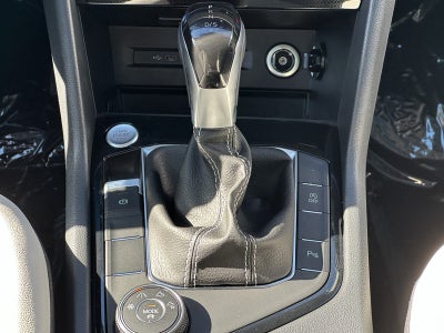 2025 Volkswagen Taos SE 4MOTION