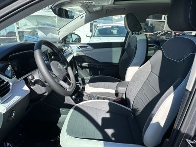 2025 Volkswagen Taos SE 4MOTION