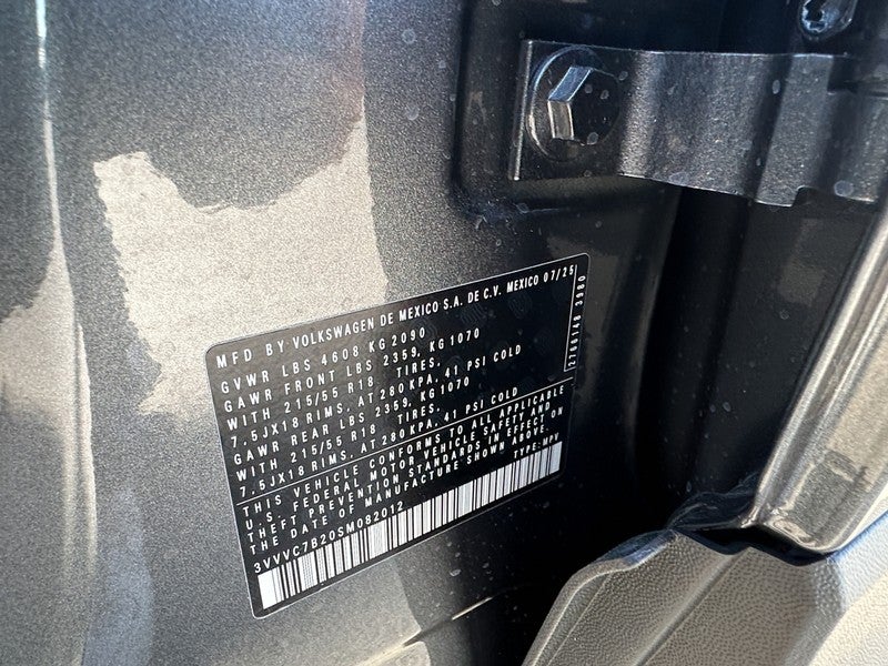 2025 Volkswagen Taos SE 4MOTION