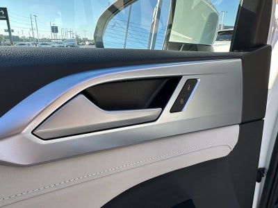 2025 Volkswagen Taos SE 4MOTION