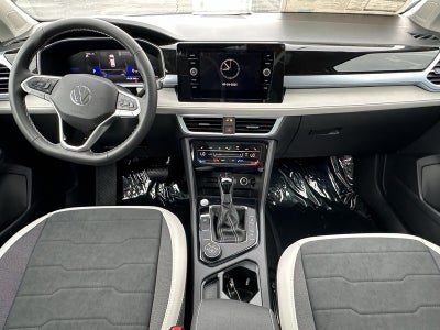 2025 Volkswagen Taos SE 4MOTION