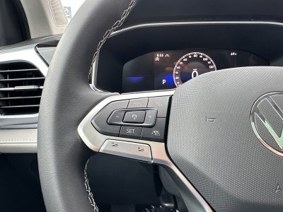 2025 Volkswagen Taos SE 4MOTION