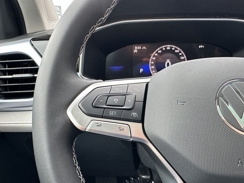 2025 Volkswagen Taos SE 4MOTION