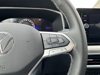 2025 Volkswagen Taos SE 4MOTION