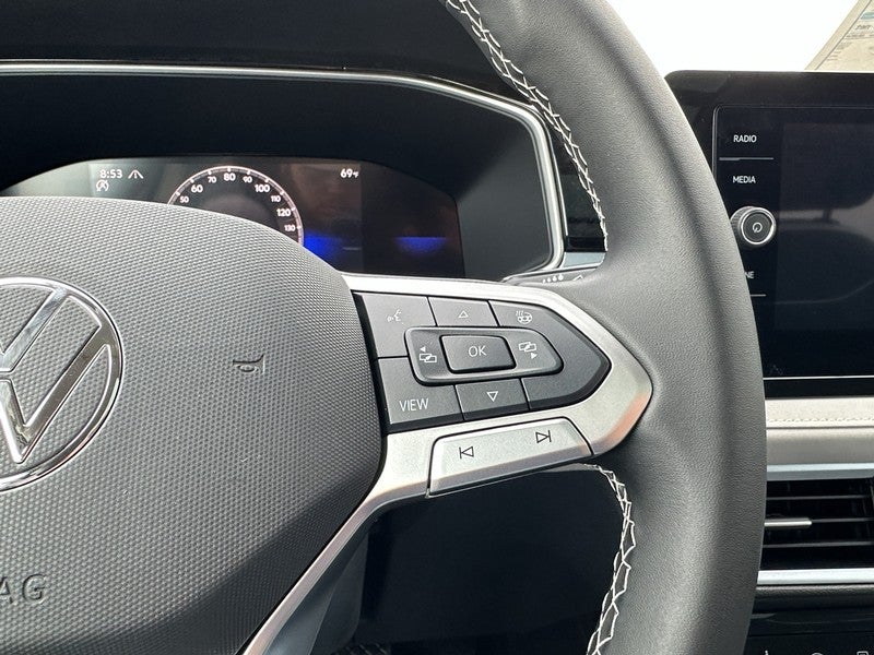 2025 Volkswagen Taos SE 4MOTION