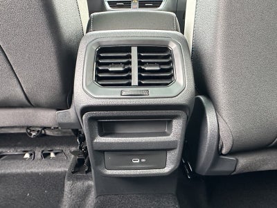 2025 Volkswagen Taos SE 4MOTION