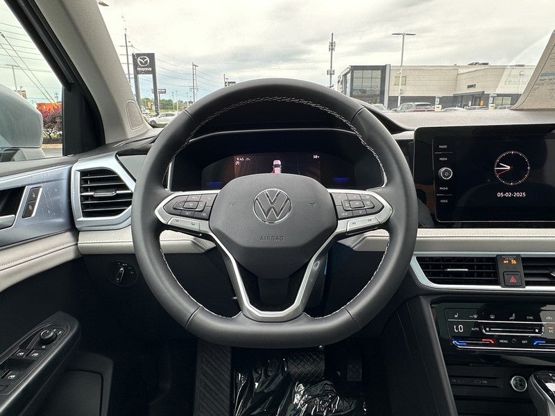 2025 Volkswagen Taos SE 4MOTION