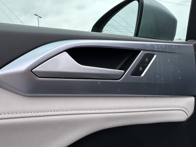 2025 Volkswagen Taos SE 4MOTION