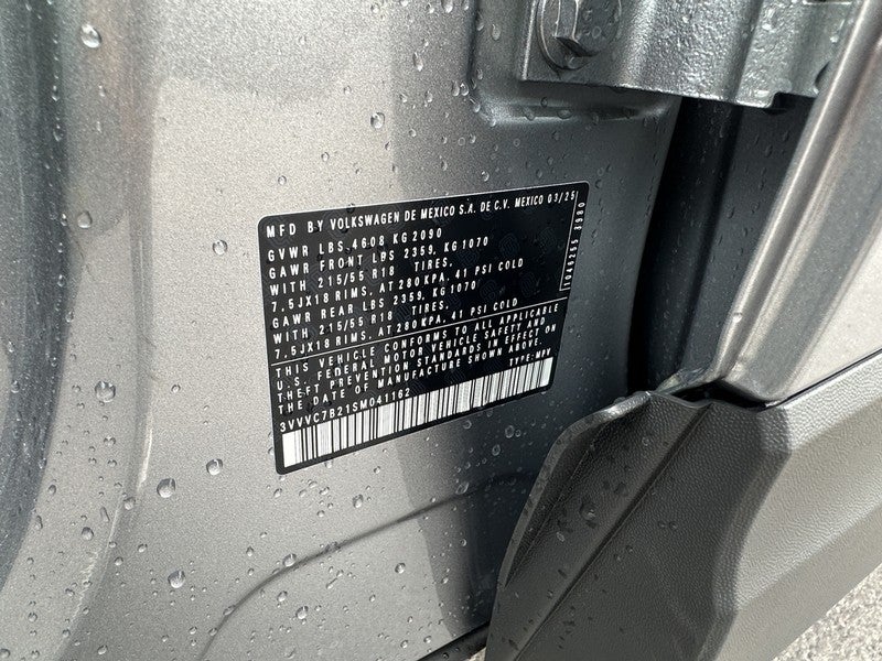 2025 Volkswagen Taos SE 4MOTION