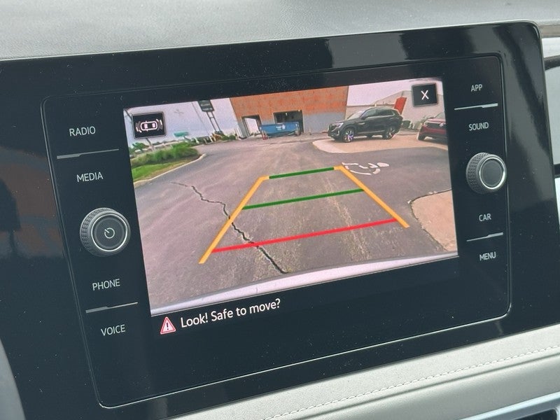 2025 Volkswagen Taos SE 4MOTION