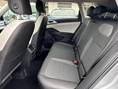 2025 Volkswagen Taos SE 4MOTION